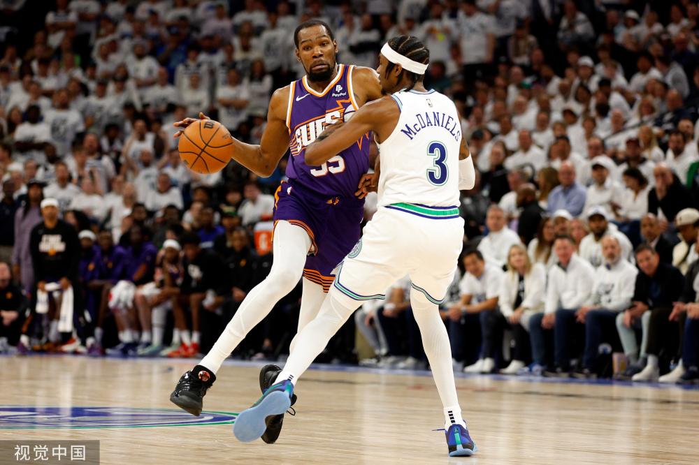 詹姆斯放进 詹姆斯放进